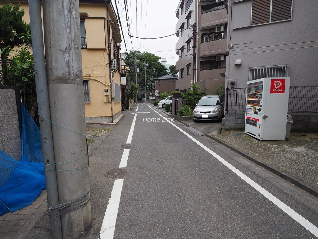 レーベンハイム常盤台八番館　前面道路